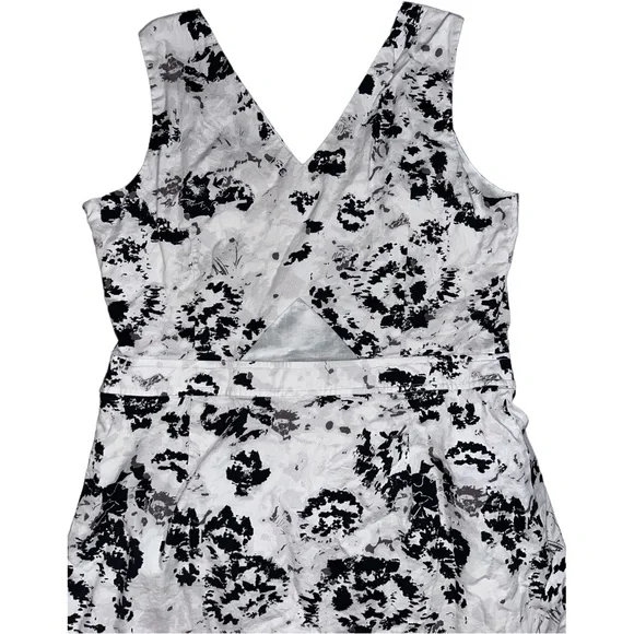 Armani Exchange Pop Art Floral Dress A Line V Neck Cut Out Silhouette Flattering - Picture 7 of 7